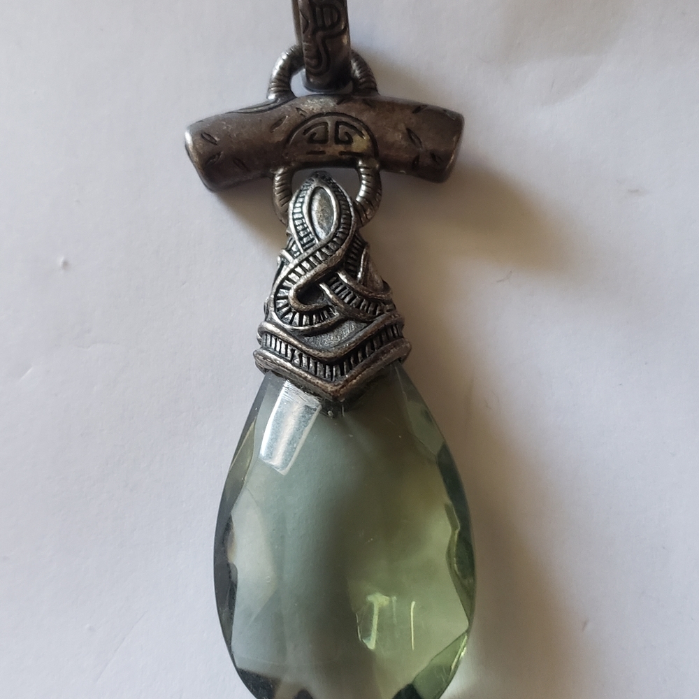 Vintage Green Opalescent Stone Pendant - Picture 6 of 6